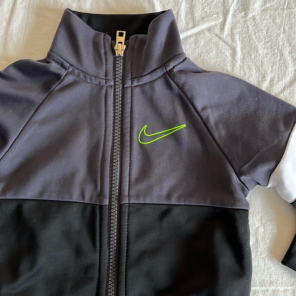 12M Nike warmup jacket - Picture 2 of 3